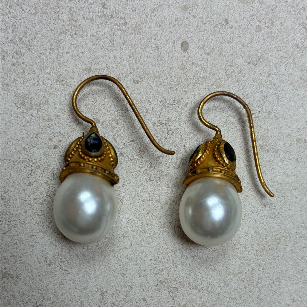 Gold tone and Pearl Drop Earrings